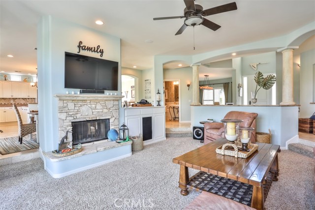 Detail Gallery Image 9 of 70 For 22818 Gray Fox Dr, Canyon Lake,  CA 92587 - 6 Beds | 3/1 Baths