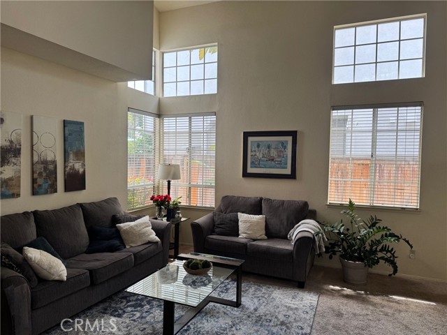 8 Bormes, Irvine CA: https://media.crmls.org/medias/aae25020-0449-4a19-a5ef-d09dd6b56380.jpg