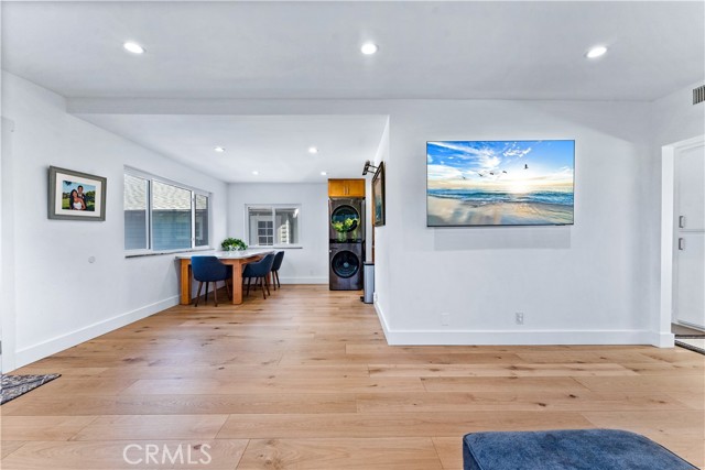 Detail Gallery Image 47 of 66 For 400 17th St, Manhattan Beach,  CA 90266 - 4 Beds | 2 Baths