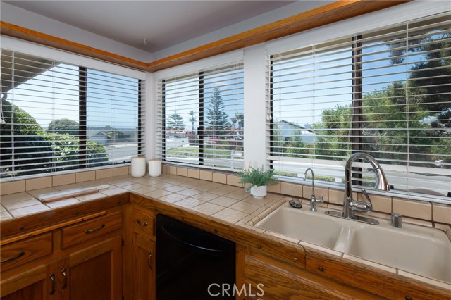 250 Coral Court, Pismo Beach CA: https://media.crmls.org/medias/aae27795-a2d5-48f8-9f7d-63c7c5cdd4b6.jpg