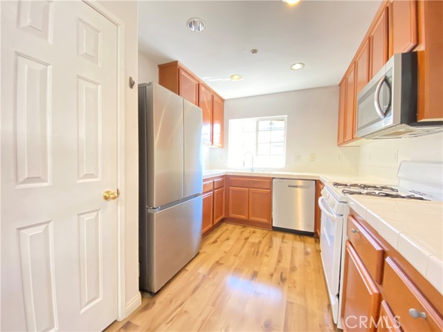 Detail Gallery Image 6 of 20 For 25816 Iris Ave a,  Moreno Valley,  CA 92551 - 2 Beds | 2 Baths