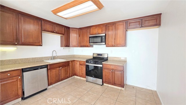 Detail Gallery Image 5 of 26 For 2632 S Calaveras Pl, Ontario,  CA 91761 - 3 Beds | 2 Baths