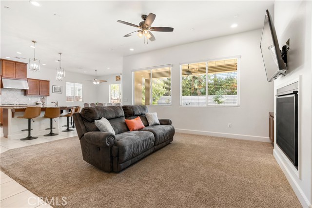 Detail Gallery Image 9 of 43 For 9119 Claro De Luna Dr, Bakersfield,  CA 93314 - 4 Beds | 2/1 Baths