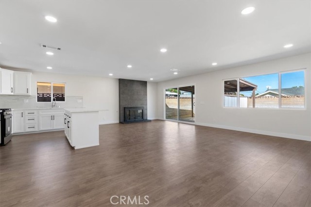 Detail Gallery Image 15 of 32 For 133 E Avenue Q4, Palmdale,  CA 93550 - 4 Beds | 2 Baths