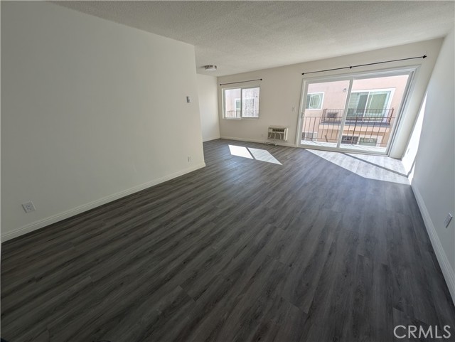 Detail Gallery Image 6 of 8 For 336 N Berendo St #305,  Los Angeles,  CA 90004 - 1 Beds | 1 Baths