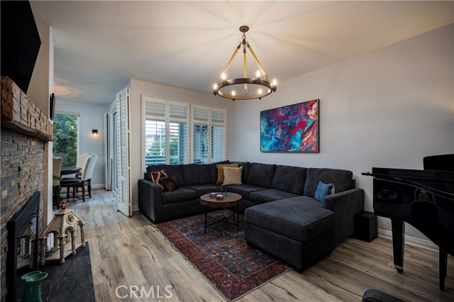 Detail Gallery Image 2 of 39 For 4713 E 4th, Long Beach,  CA 90814 - 2 Beds | 2 Baths