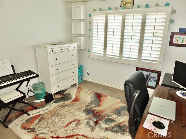 Detail Gallery Image 15 of 26 For 4640 Hazelnut Ave, Seal Beach,  CA 90740 - 4 Beds | 2 Baths