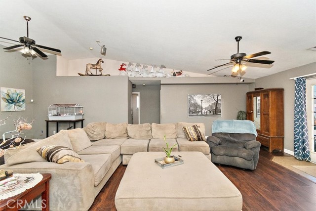 Detail Gallery Image 4 of 43 For 12730 Fir St, Oak Hills,  CA 92344 - – Beds | – Baths