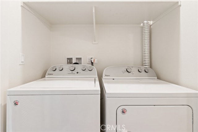 Detail Gallery Image 14 of 33 For 2700 E Chaucer #14,  Los Angeles,  CA 90065 - 4 Beds | 4 Baths