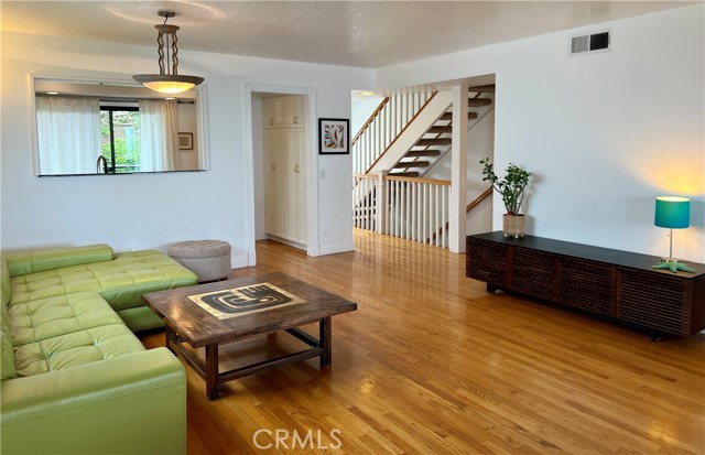 431 Camino De Las Colinas, Redondo Beach CA: https://media.crmls.org/medias/aae89655-dcb3-4b34-a48c-89744621e1c7.jpg