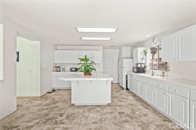 Detail Gallery Image 12 of 53 For 508 Nashville Ct, Hemet,  CA 92545 - 4 Beds | 2/1 Baths