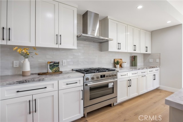 2405 Mathews Avenue, Redondo Beach CA: https://media.crmls.org/medias/aae8e9cc-32da-4fbb-b132-930a25526e6f.jpg