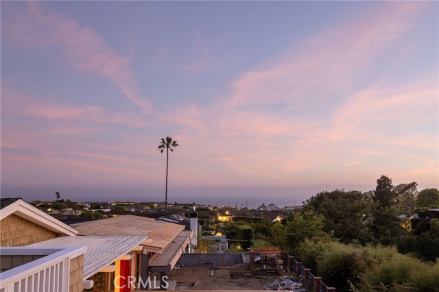 633 Rockford Road, Corona del Mar CA: https://media.crmls.org/medias/aae95094-7d9f-4512-9256-938c0ea662b2.jpg