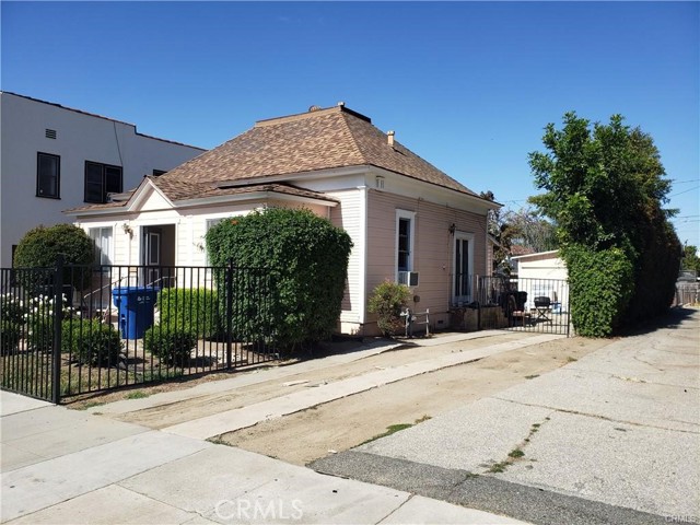 6717 Pickering Avenue, Whittier, California 90601, 2 Bedrooms Bedrooms, ,2 BathroomsBathrooms,Single Family Residence,For Sale,Pickering,DW23028547