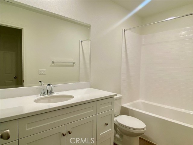 3943 E Carmel Privado, Ontario CA: https://media.crmls.org/medias/aaea3933-52df-4565-bffc-ab4935d66eaf.jpg