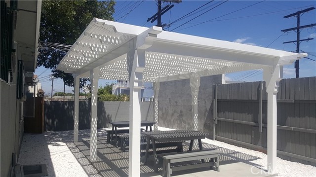 8014 S Western Avenue, Los Angeles CA: https://media.crmls.org/medias/aaea673a-f73c-4750-99b9-c6ca586cbbab.jpg