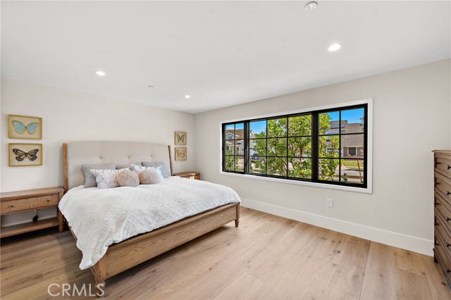 1963 Port Edward Place, Newport Beach CA: https://media.crmls.org/medias/aaeaa8cd-59cd-4e85-8217-4bd35e549038.jpg