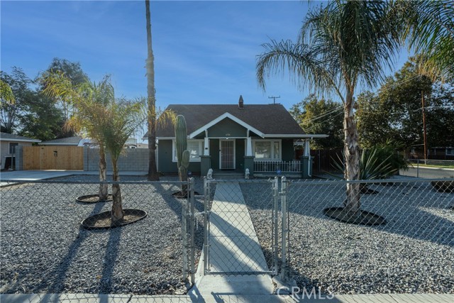 Detail Gallery Image 1 of 39 For 271 N Hamilton Ave, Hemet,  CA 92543 - 4 Beds | 1 Baths