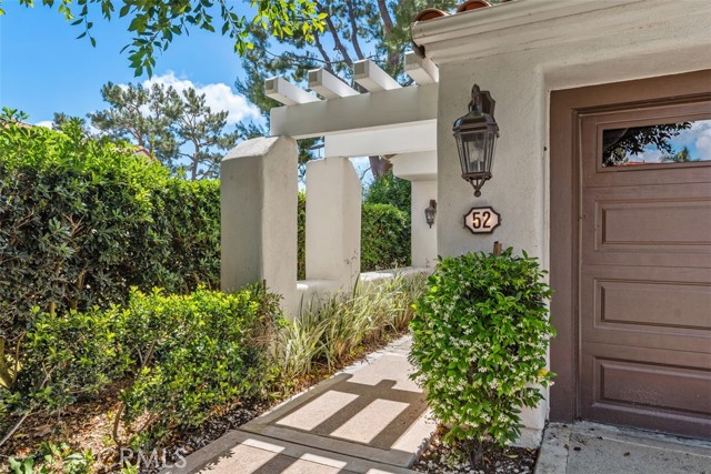 Detail Gallery Image 3 of 38 For 52 Mirador #46,  Irvine,  CA 92612 - 3 Beds | 2/1 Baths