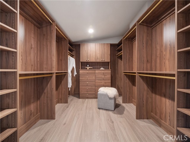 Aaebe8bc F05b 43c1 A065 2f0d96fa4898