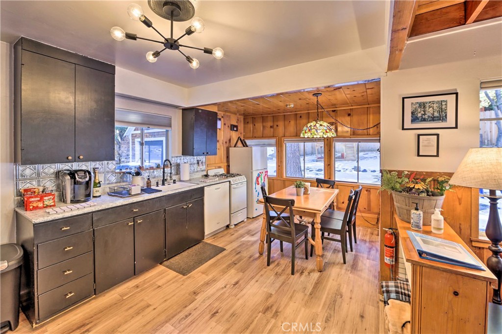 Aaec26Be 32B1 4386 Afbc 91683E8C3624 1069 Eagle, Wrightwood, Ca 92397 &Lt;Span Style='BackgroundColor:transparent;Padding:0Px;'&Gt; &Lt;Small&Gt; &Lt;I&Gt; &Lt;/I&Gt; &Lt;/Small&Gt;&Lt;/Span&Gt;