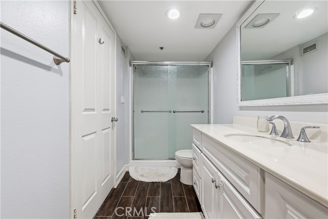 4501 Cedros Avenue, 330 photo 23