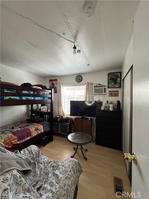 518 Sullivan, Santa Ana CA: https://media.crmls.org/medias/aaec5448-97aa-4c2e-b085-c340011c5311.jpg