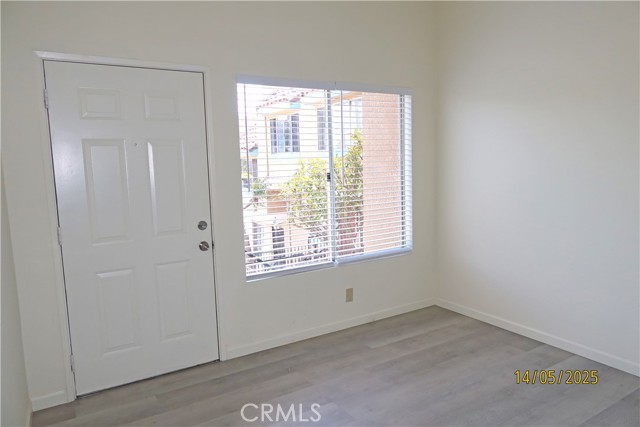 Detail Gallery Image 4 of 19 For 4904 Ithaca Ave #2,  Los Angeles,  CA 90032 - 3 Beds | 2 Baths