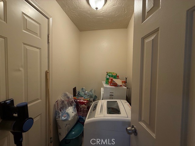 https://media.crmls.org/medias/aaec8b38-8856-42cf-b7cb-e6b9f42bc6f0.jpg?preset=X-Large