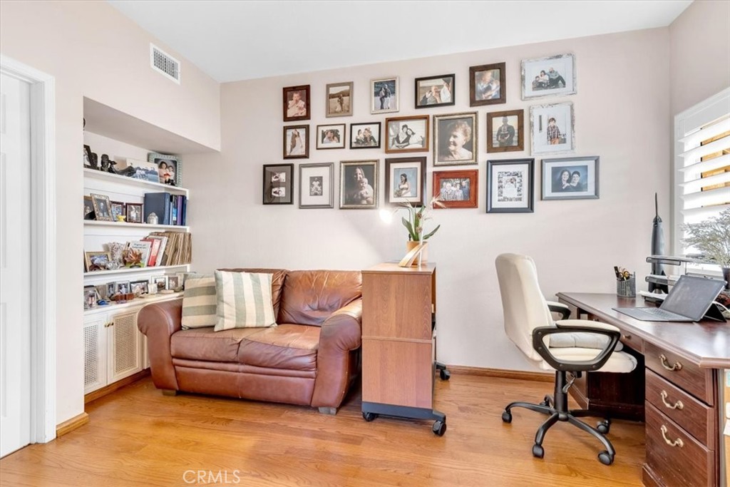 Aaeed8b9 7877 48e5 B9c7 Cd23ef068729