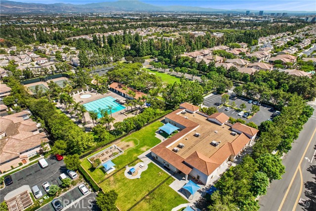 29 Poppy, Irvine CA: https://media.crmls.org/medias/aaef0351-e5db-4022-a6ac-9e4d29f36afe.jpg