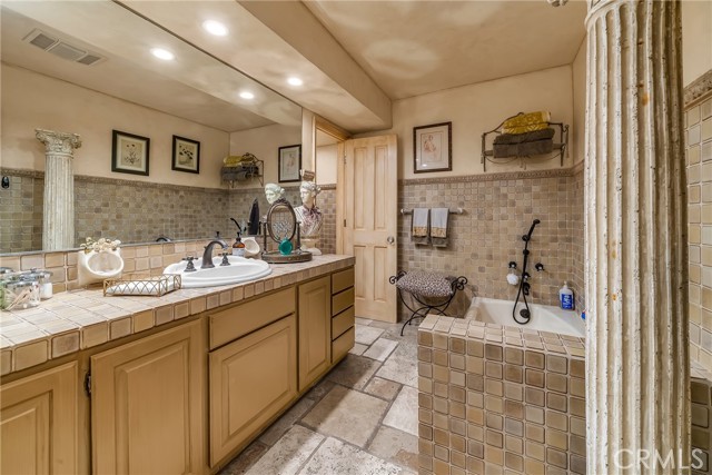 Downstairs full bathroom.