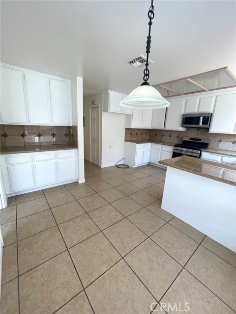 Detail Gallery Image 16 of 40 For 14506 S Berendo Ave #C,  Gardena,  CA 90247 - 3 Beds | 2/1 Baths