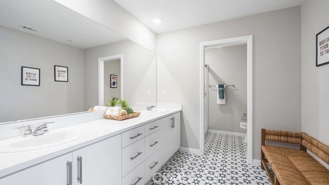 Detail Gallery Image 7 of 25 For 14193 Rollins St, Hesperia,  CA 92345 - 5 Beds | 3/1 Baths