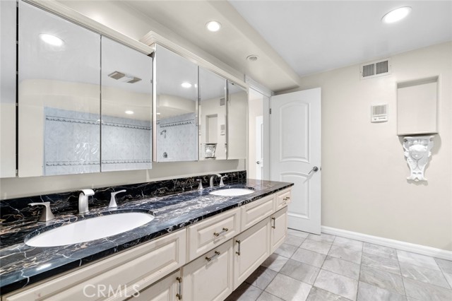 Detail Gallery Image 22 of 50 For 16447 Westfall Pl, Encino,  CA 91436 - 4 Beds | 3/1 Baths