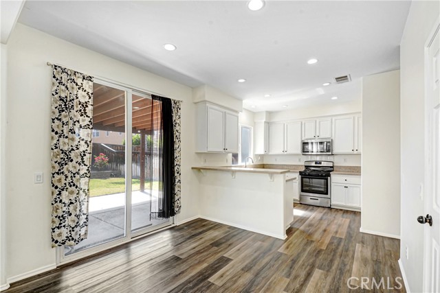 Detail Gallery Image 7 of 24 For 832 Melville, San Jacinto,  CA 92583 - 4 Beds | 2/1 Baths