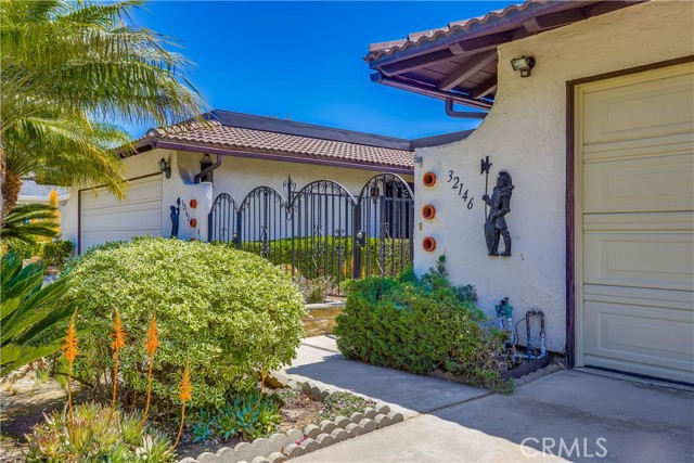 32146 Paseo Sanchez, San Juan Capistrano CA: https://media.crmls.org/medias/aaf33101-8de7-448e-b1c1-5cb8a41ace62.jpg