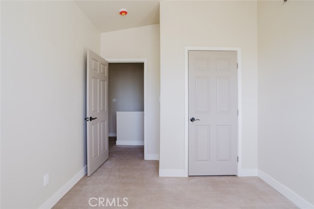 7350 Cozycroft Avenue photo 23
