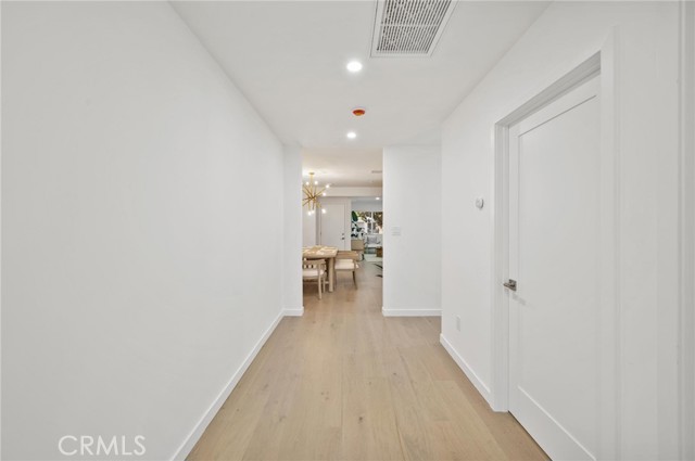 14328 Emelita Street, Sherman Oaks CA: https://media.crmls.org/medias/aaf3b346-3a93-4437-9da4-df6fa5483274.jpg