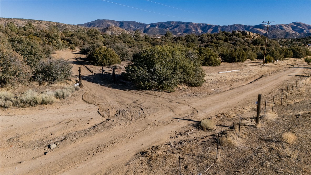 Detail Gallery Image 35 of 36 For 24664 Chimanimani Ct, Tehachapi,  CA 93561 - 2 Beds | 2 Baths