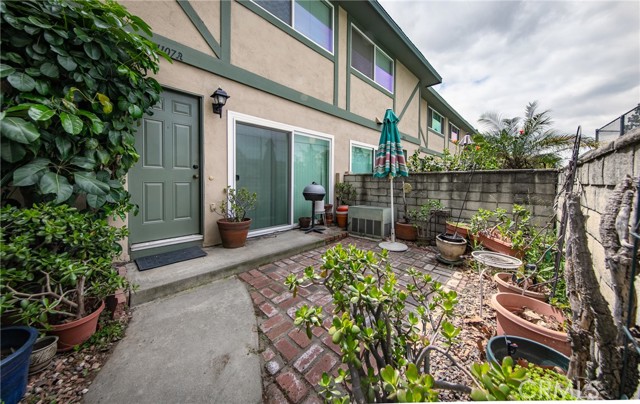 Detail Gallery Image 1 of 18 For 1107 W Francis St a,  Ontario,  CA 91762 - 2 Beds | 1/1 Baths