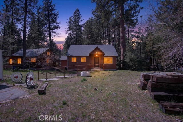 Detail Gallery Image 4 of 49 For 5806 Victorville, Wrightwood,  CA 92397 - 3 Beds | 1/1 Baths