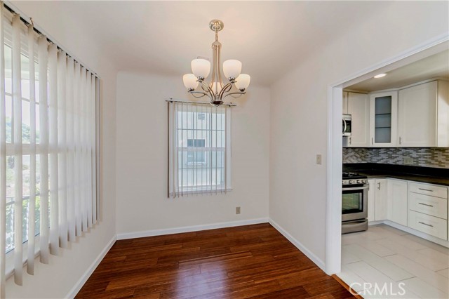 Detail Gallery Image 15 of 52 For 2944 Mayfield Ave, La Crescenta,  CA 91214 - 3 Beds | 2 Baths