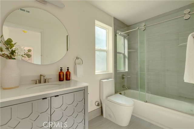 712 N Chestnut Avenue, Los Angeles CA: https://media.crmls.org/medias/aaf58fcf-3b74-4147-ab87-62b34ff2c70e.jpg
