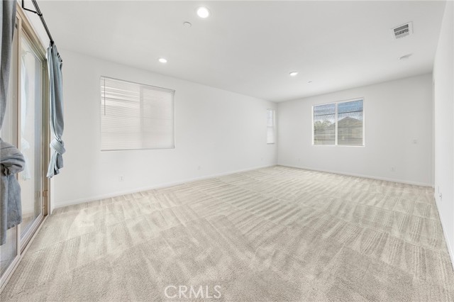 7554 Botany St, Chino CA: https://media.crmls.org/medias/aaf66124-95df-4359-90bb-ef287057e4f8.jpg