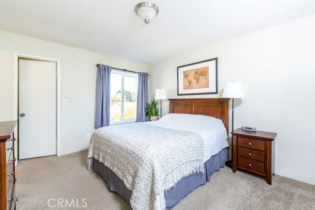 Master Bedroom w/ Walk-In Closet