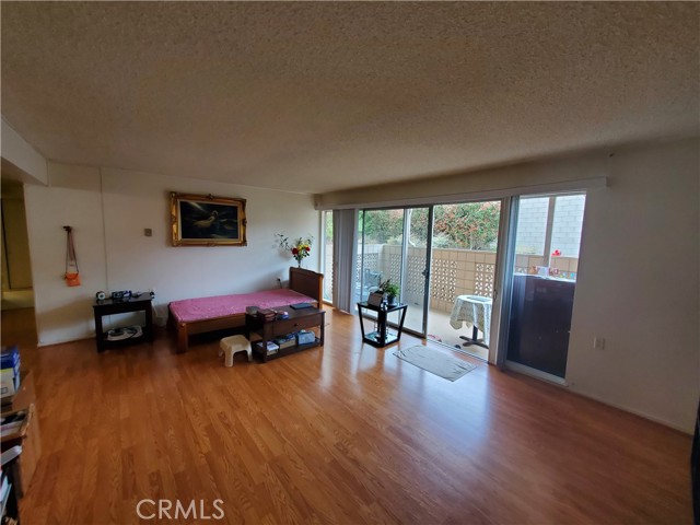 Detail Gallery Image 9 of 11 For 1980 Mckinney Way 13h,  Seal Beach,  CA 90740 - 2 Beds | 2 Baths