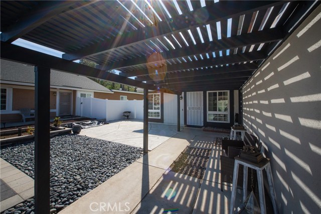 Detail Gallery Image 5 of 33 For 10444 Charleston Dr, Riverside,  CA 92503 - 4 Beds | 2 Baths