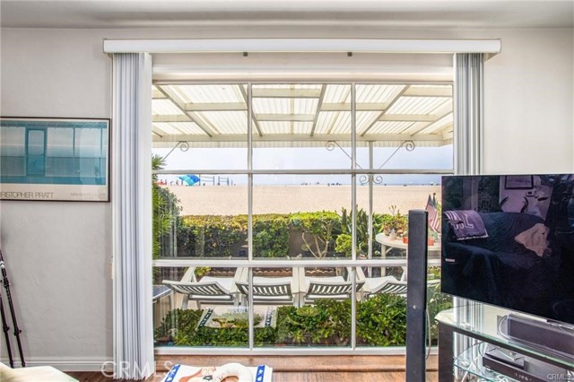 Detail Gallery Image 8 of 28 For 1408 W Oceanfront, Newport Beach,  CA 92661 - – Beds | – Baths