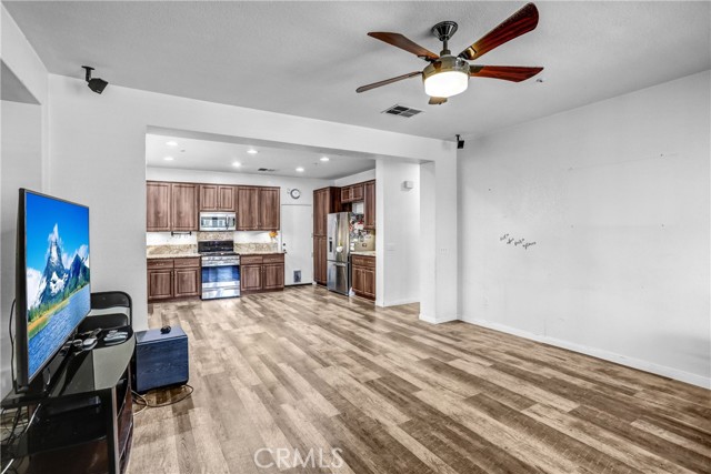 Detail Gallery Image 8 of 29 For 20131 Aptos, Riverside,  CA 92508 - 4 Beds | 2/1 Baths